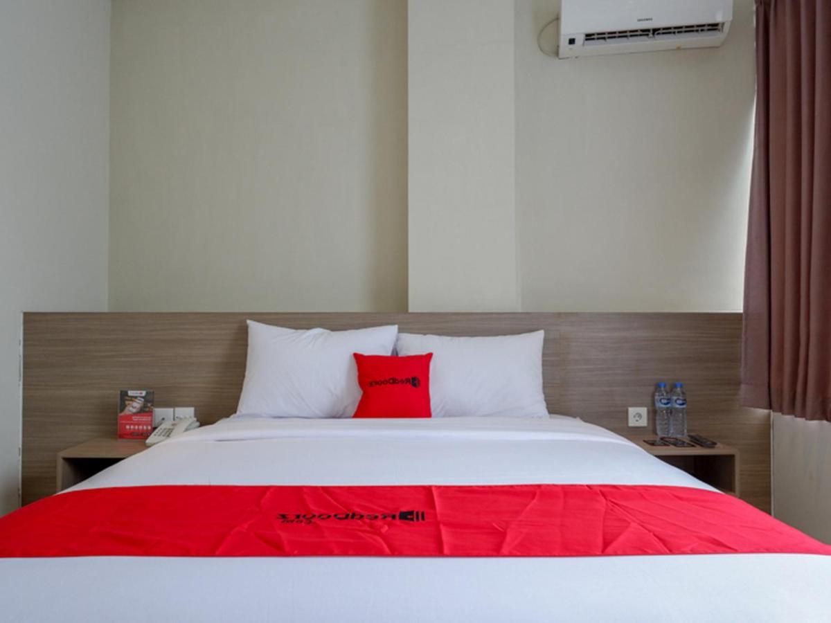 Hotel Reddoorz Near Exit Tol Banyumanik 2 Srondolwetan Exteriér fotografie