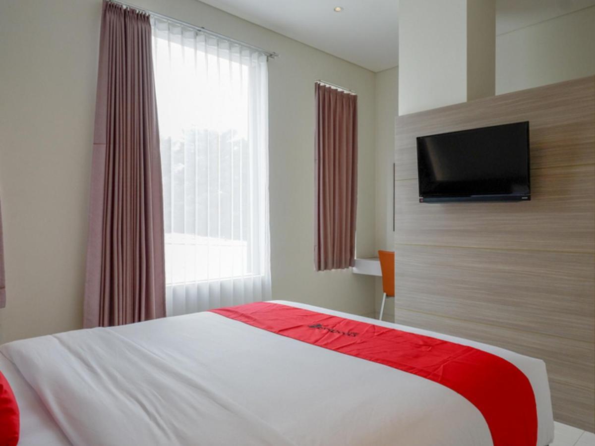 Hotel Reddoorz Near Exit Tol Banyumanik 2 Srondolwetan Exteriér fotografie