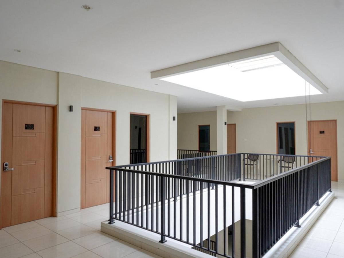 Hotel Reddoorz Near Exit Tol Banyumanik 2 Srondolwetan Exteriér fotografie