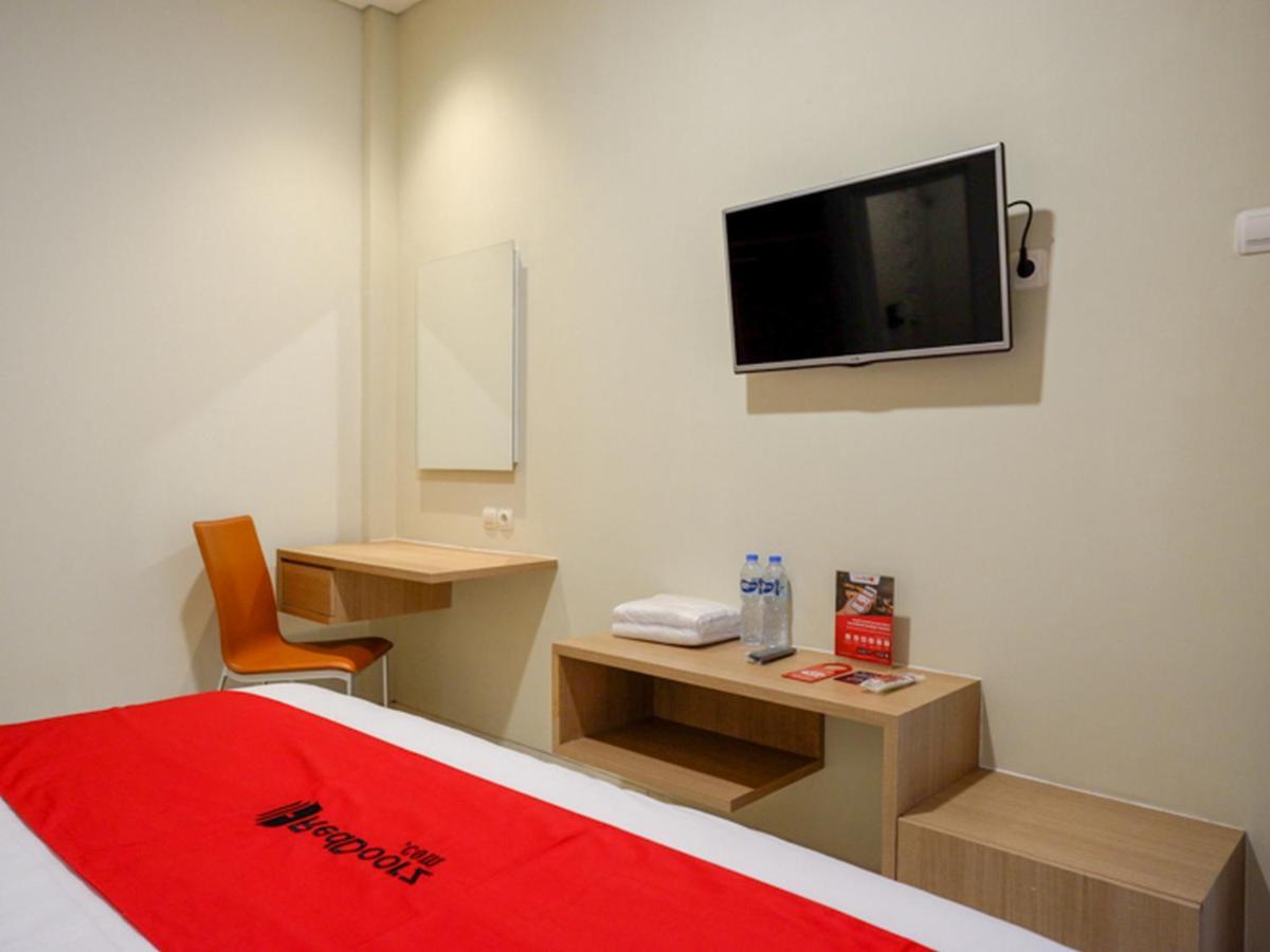 Hotel Reddoorz Near Exit Tol Banyumanik 2 Srondolwetan Exteriér fotografie