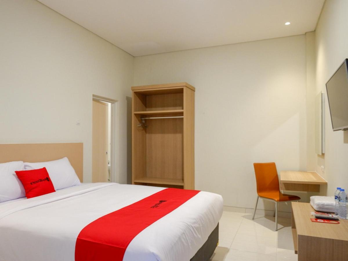 Hotel Reddoorz Near Exit Tol Banyumanik 2 Srondolwetan Exteriér fotografie