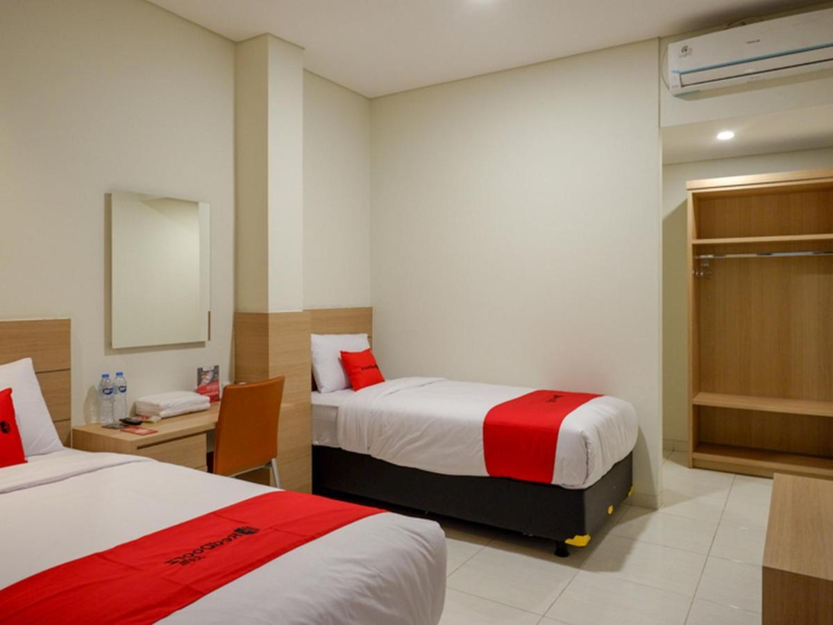 Hotel Reddoorz Near Exit Tol Banyumanik 2 Srondolwetan Exteriér fotografie