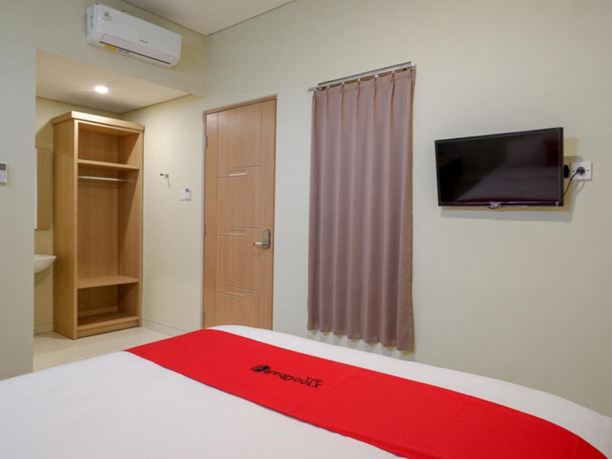 Hotel Reddoorz Near Exit Tol Banyumanik 2 Srondolwetan Exteriér fotografie