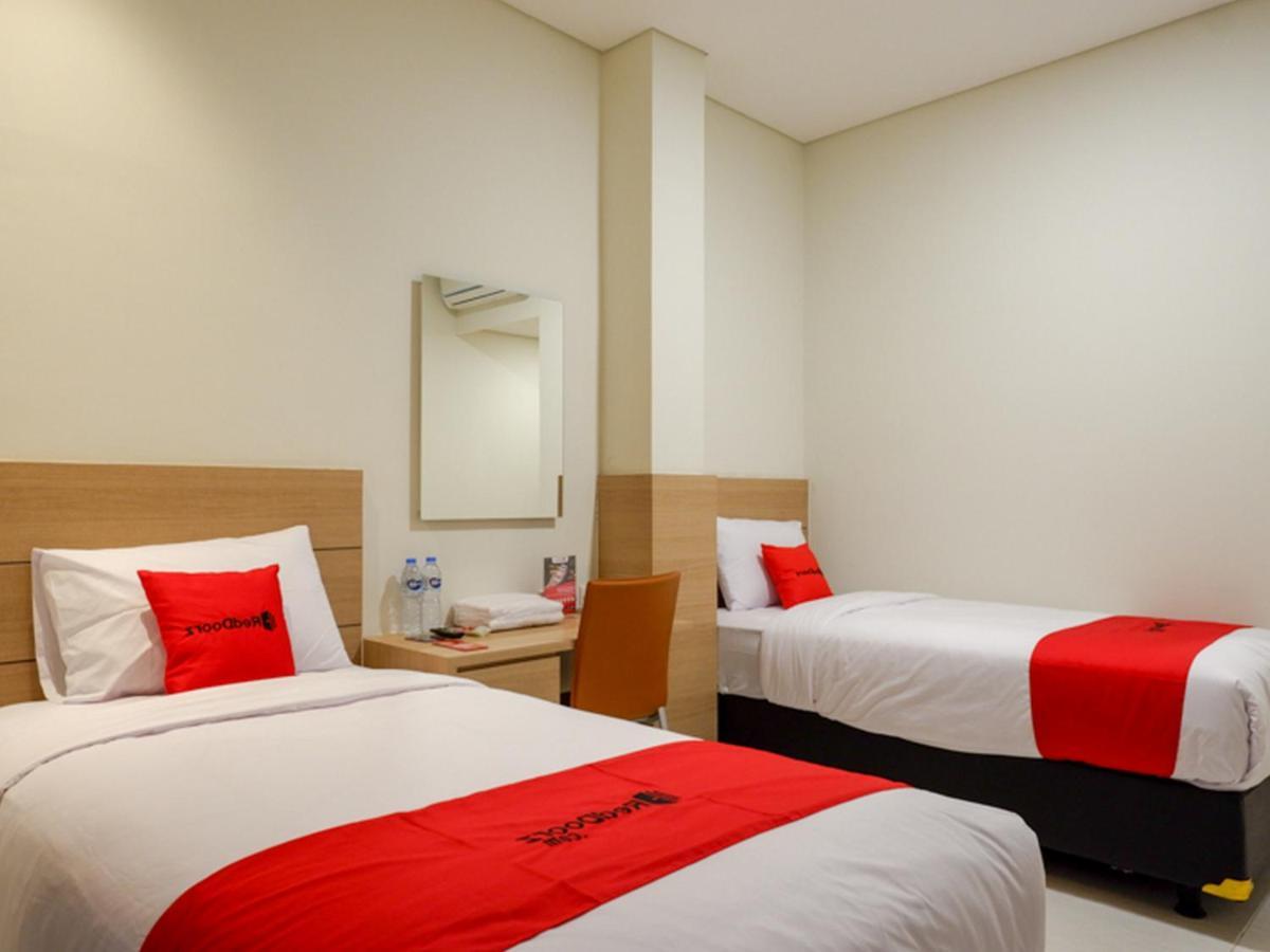 Hotel Reddoorz Near Exit Tol Banyumanik 2 Srondolwetan Exteriér fotografie