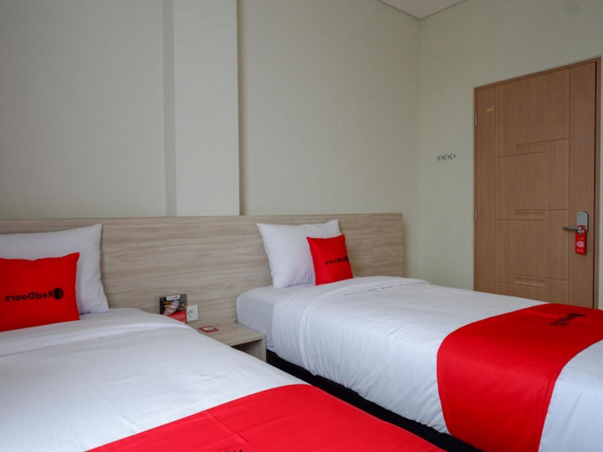 Hotel Reddoorz Near Exit Tol Banyumanik 2 Srondolwetan Exteriér fotografie