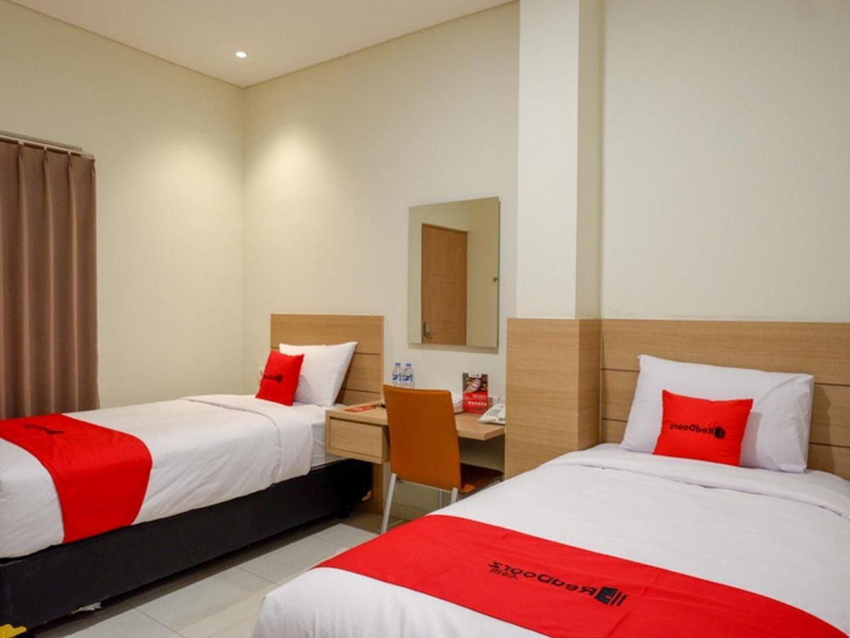 Hotel Reddoorz Near Exit Tol Banyumanik 2 Srondolwetan Exteriér fotografie