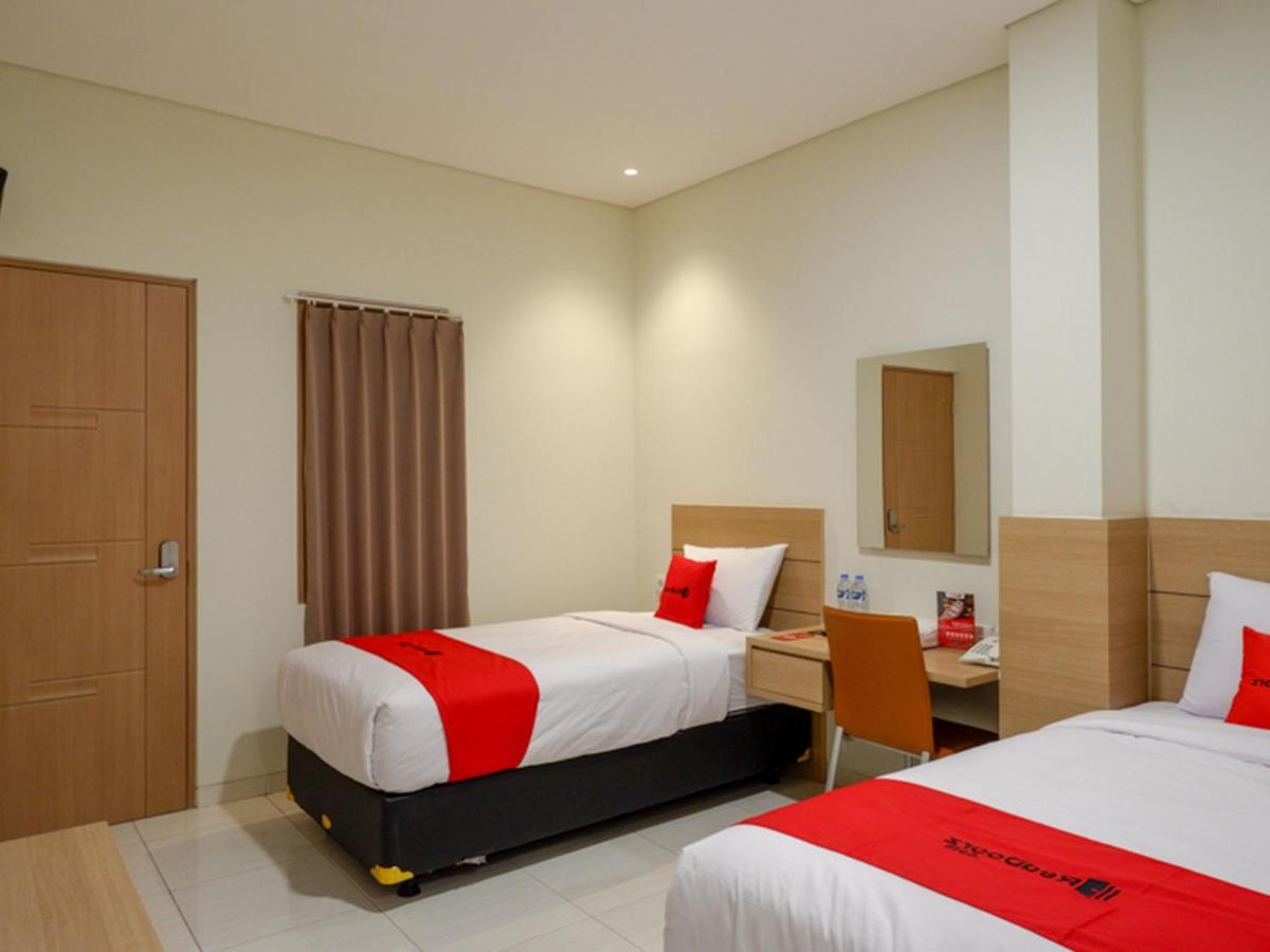 Hotel Reddoorz Near Exit Tol Banyumanik 2 Srondolwetan Exteriér fotografie